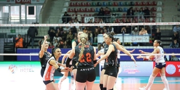 eczacibasi-dynavitten-deplasman-galibiyeti-TRn1jsFR.jpg