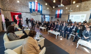 tugay-izmirin-karbon-notr-hedefine-ulasacagina-inaniyorum-HFd6BbsX.jpg