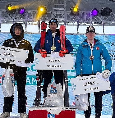 uluslararasi-uludag-fis-cocuk-kupasinda-madalya-heyecani-w61swnxG.jpg