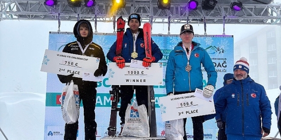 uluslararasi-uludag-fis-cocuk-kupasinda-madalya-heyecani-w61swnxG.jpg