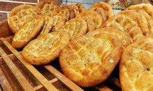askida-pide-dayanismasi-ramazan-bereketini-cogaltiyor-pe4MsrKP.jpg