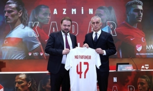 ay-yildizlilarin-azmi-kadar-kalici-parfumler-yolda-2WFwIeZb.jpg