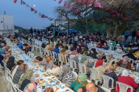 baskan-abdullah-ozyigit-yenisehirli-vatandaslarla-iftar-sofrasinda-bulustu-IqnEFyiN.jpg