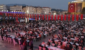 baskan-cercioglu-17-ilcemizde-iftar-sofralarimizi-birlik-ve-beraberlik-icinde-kuruyoruz-AYeMpfOp.jpg