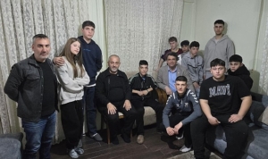 baskan-kocaman-efe-kartal-oztayi-ziyaret-etti-YaDE7xQW.jpg