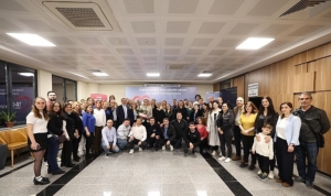baskan-ovalioglu-saglik-calisanlariyla-iftarda-bulustu-XfRG2BxW.jpg