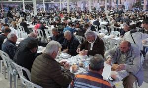baskan-topaloglundan-camyuvada-iftar-VFSigJaw.jpg