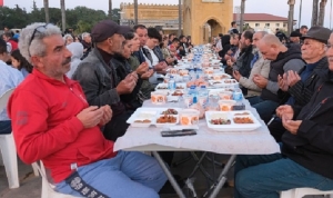 baskan-topaloglundan-tekirovada-iftar-RVa8bukn.jpg