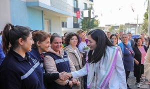bayraklida-kadin-danisma-merkezi-acildi-EaUjqreB.jpg