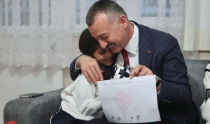 buyukakina-iftarda-duygulandiran-karsilama-7RkJ8leU.jpg