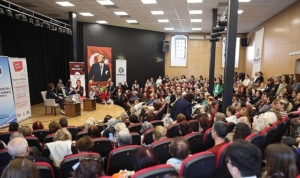 drgulseren-bugdaycioglunun-soylesisi-bakirkoyde-yogun-ilgi-gordu-SxZ6OTmt.jpg
