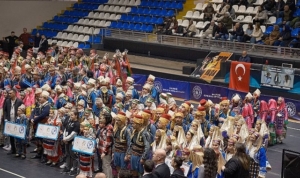 edremit-belediyesi-halk-oyunlari-ekibi-il-birincisi-oldu-mUjw3a4n.jpg