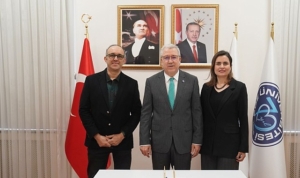 egeli-bilim-ekibi-romatizmal-hastaliklarin-tedavi-surecini-destekleyen-termal-eldiven-zfQJHB6W.jpg