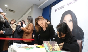 iclal-aydin-8-marti-kucukcekmeceli-kadinlarla-kutladi-aw7xhwJP.jpg