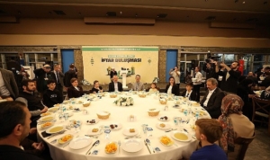 kocaeli-protokolu-yetimlerle-iftarda-bulustu-RXQYShmk.jpg