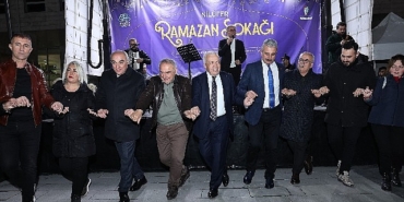 nilufer-ramazan-sokagina-artvin-gecesi-renk-katti-MJyBSwLX.jpg