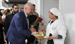 pehlivan-yasama-deger-katan-tum-kadinlarimizin-8-mart-dunya-kadinlar-gununu-kutluyorum-YpNmBFeC.jpg