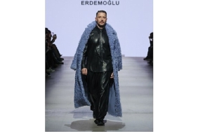 unlu-modaci-emre-erdemoglundan-moskova-fashion-weekte-guclu-ve-zarif-bir-dokunus-vfOpRfQV.jpg