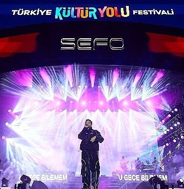 adana-kultur-yolu-festivalinde-sefo-ruzg-ri-VUe4qFtb.jpg