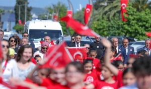 aliagalilar-23-nisan-cocuk-bayramini-avci-ramadan-parkinda-kutladi-hi493jmu.jpg