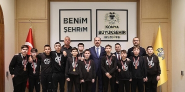 baskan-altay-okullar-arasi-voleybol-sampiyonalarinda-dereceye-giren-ogrencileri-tebrik-etti-d8zL6NOg.jpg