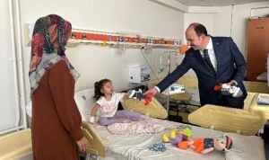 baskan-altay-su-tip-fakultesinde-tedavi-goren-hastalari-ziyaret-etti-hqFiqjAU.jpg