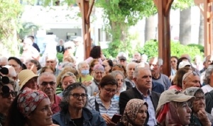 baskan-ertas-altinolukta-vatandaslarla-bulustu-EdSdEFez.jpg