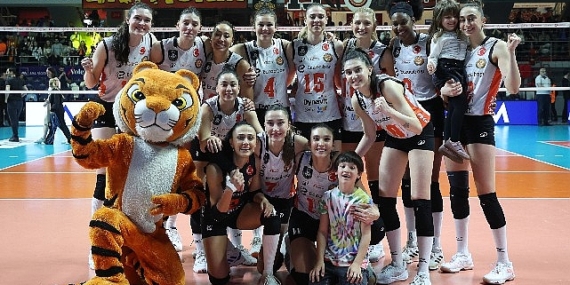 eczacibasi-dynavit-vodafone-sultanlar-ligini-ucuncu-sirada-tamamladi-Oklc4QE3.jpg
