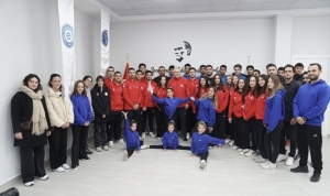 ege-universitesi-spor-kulubu-sualti-ragbisi-takimlari-basarilari-ile-goz-kamastirdi-pYVKnswn.jpg
