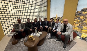 ezberbozan-tasarimlar-yaptilar-tasarimin-baskenti-milanoda-dunyanin-en-buyuk-mobilya-fuarini-ziyaret-ettiler-YasTDhyV.jpg