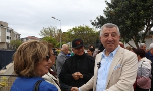 guzelbahcede-oyun-parki-ve-sevgi-yolu-hizmete-acildi-Tske9M5x.jpg