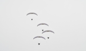 katar-paramotor-milli-takimindan-baskan-ustaya-tesekkur-plaketi-DEPl7MVi.jpg