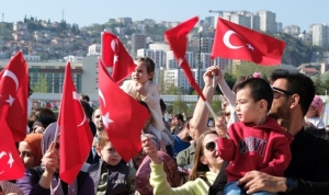 milli-irade-meydani-cocuklarin-nesesi-ile-civil-civil-QgctWOSO.jpg