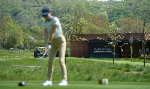 sahibindencom-spora-destegini-golf-sahalarina-tasidi-jRibYg71.jpg