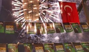 sampiyonluk-gecesinde-cosku-hic-dinmedi-POI1csJX.jpg