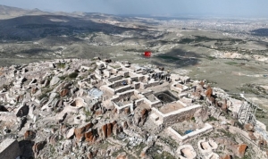 selcuklu-belediye-baskani-ahmet-pekyatirmaci-gevale-kalesinde-sona-gelinen-3-etap-restorasyon-calismalarini-yerinde-ttsRNxUJ.jpg