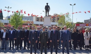 ulu-onder-ataturkun-edremite-gelisinin-91-yili-coskuyla-kutlandi-etKOlCW6.jpg
