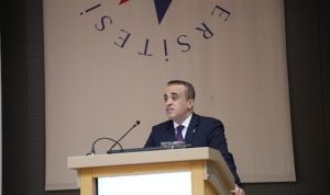 uzm-dr-bekir-aktura-saglik-hizmetlerinde-ekip-calismasi-hasta-memnuniyetini-artirir-QSCnUiqV.jpg