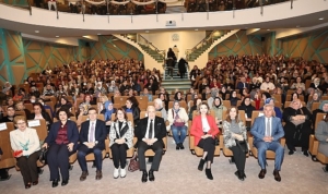 yazar-muge-iplikci-niluferli-kadinlarla-bulustu-U1v4JzC7.jpg
