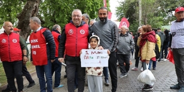 baskan-zeyrek-1-mayista-emekcilerle-omuz-omuza-yurudu-rEtk6UlZ.jpg