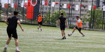 cankayada-19-mayis-coskusu-futbol-turnuvasi-ile-basladi-ZxOEzfuL.jpg