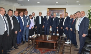 deniz-yucele-esnaftan-sicak-karsilama-VkxA6chg.jpg